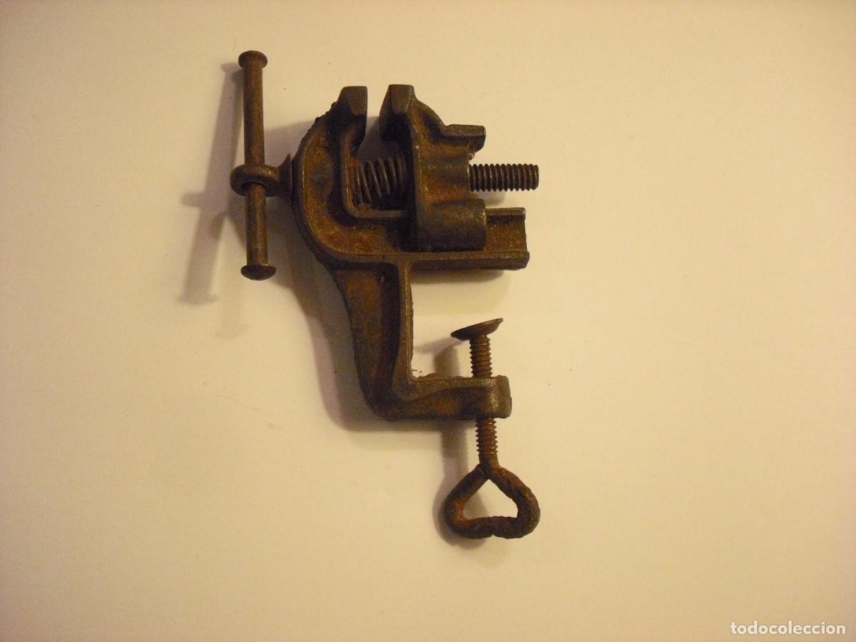 Antig&uuml;edades: PEQUE&Ntilde;A HERRAMIENTA : TORNILLO DE BANCO DE MESA O PORTATIL ANTIGUO