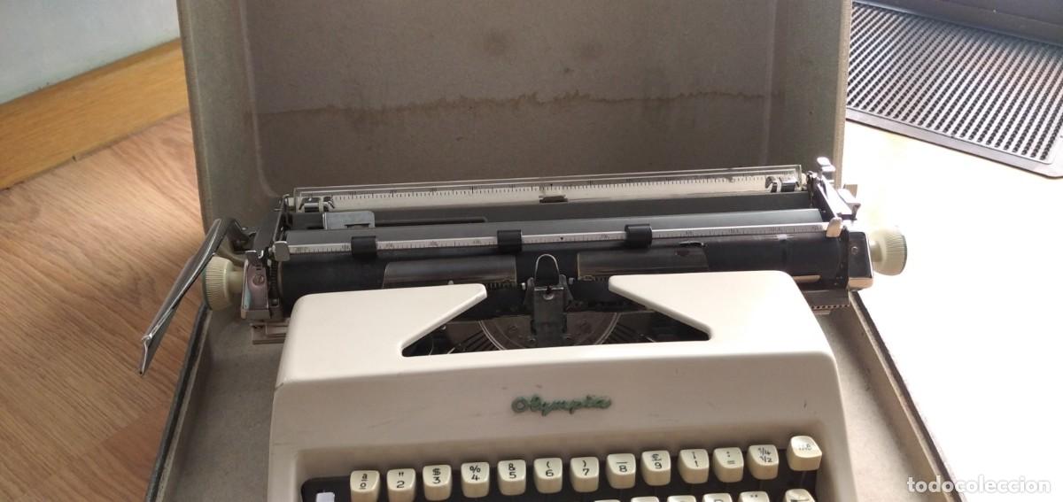 Antig&uuml;edades: Maquina de escribir Olympia En condiciones aceptables - Foto 3