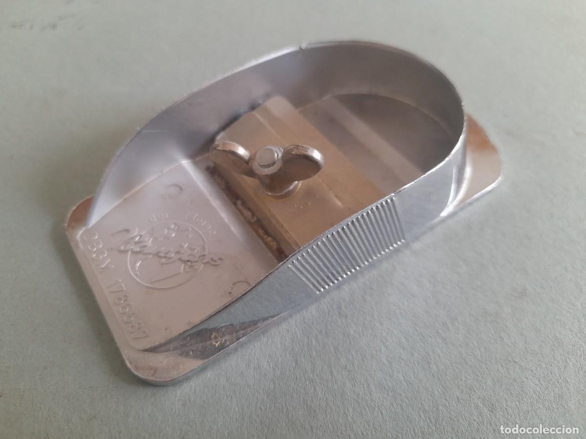 Antig&uuml;edades: peque&ntilde;o cepillo der kleine bangcas para modelismo o parecido, fabricado en alemania (10x5x2cm aprox)