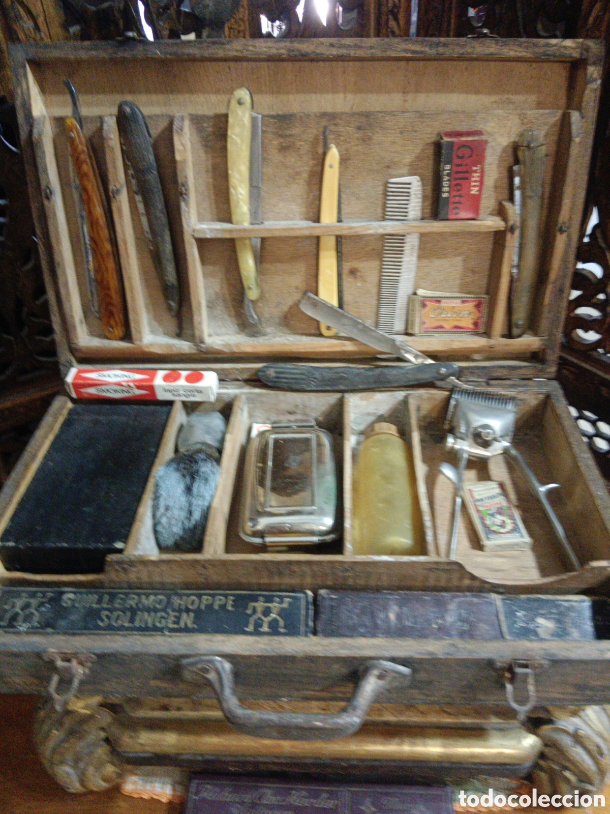 Antiguidades: Antiguo malet&iacute;n de Barbero peluquero