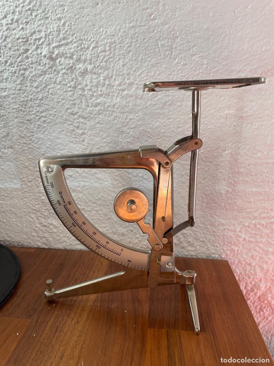 Antig&uuml;edades: Balanza de precisi&oacute;n