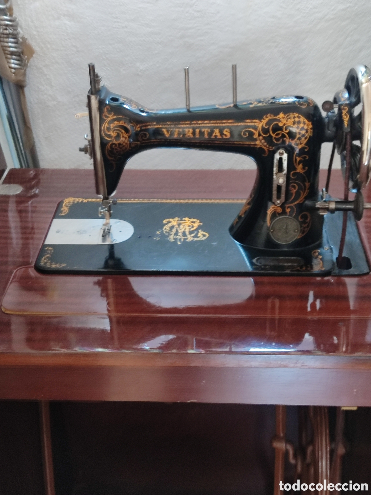 Antig&uuml;edades: Maquina de coser antigua - Foto 2