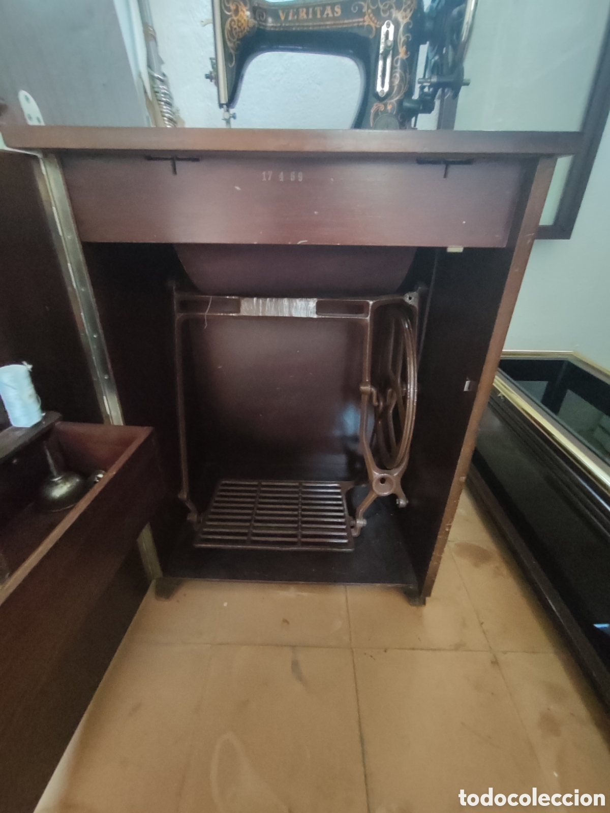 Antig&uuml;edades: Maquina de coser antigua - Foto 4