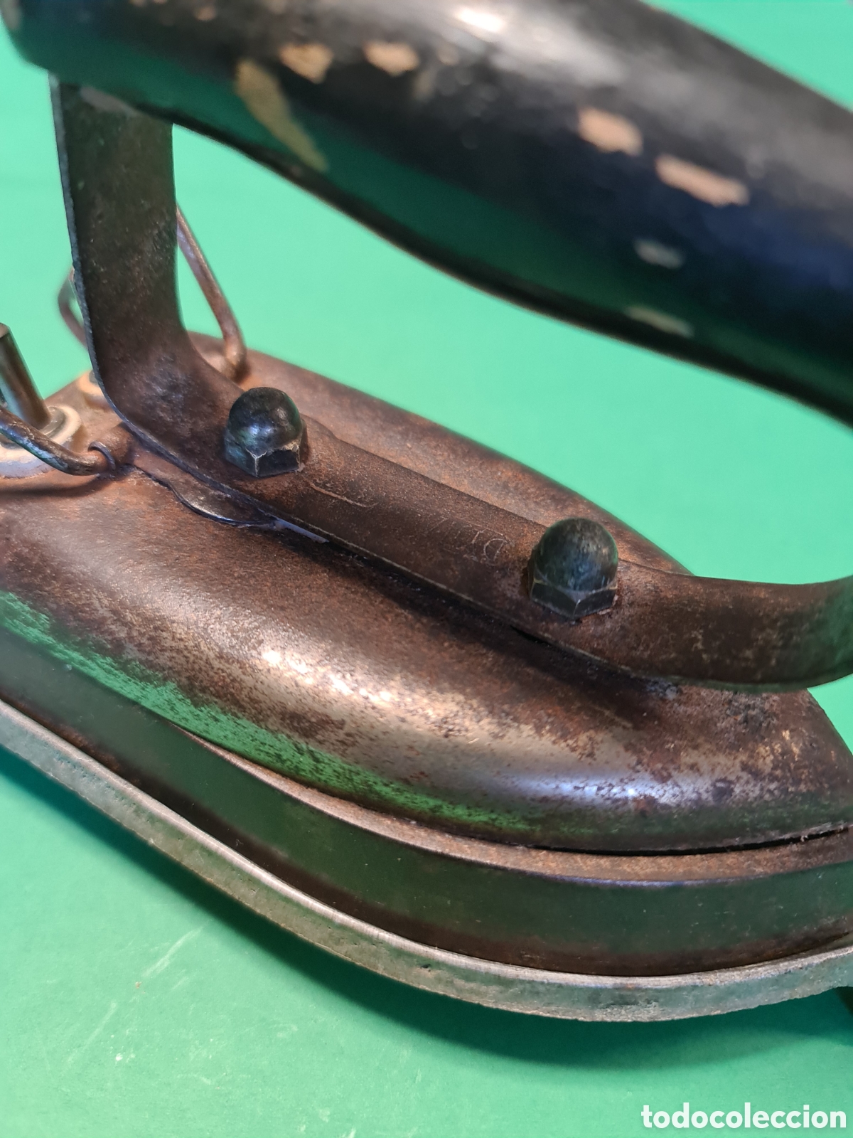 Antig&uuml;edades: Antigua plancha electrica con base. - Foto 9