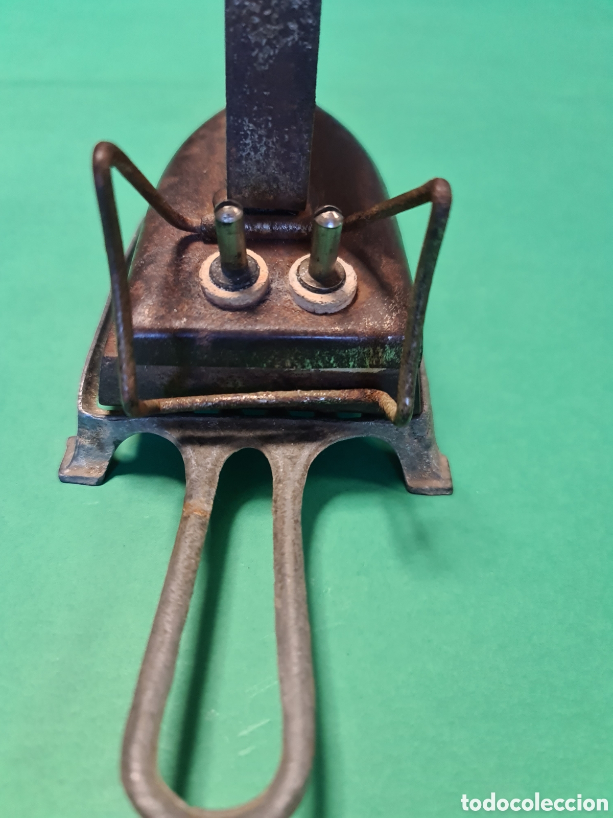 Antig&uuml;edades: Antigua plancha electrica con base. - Foto 11