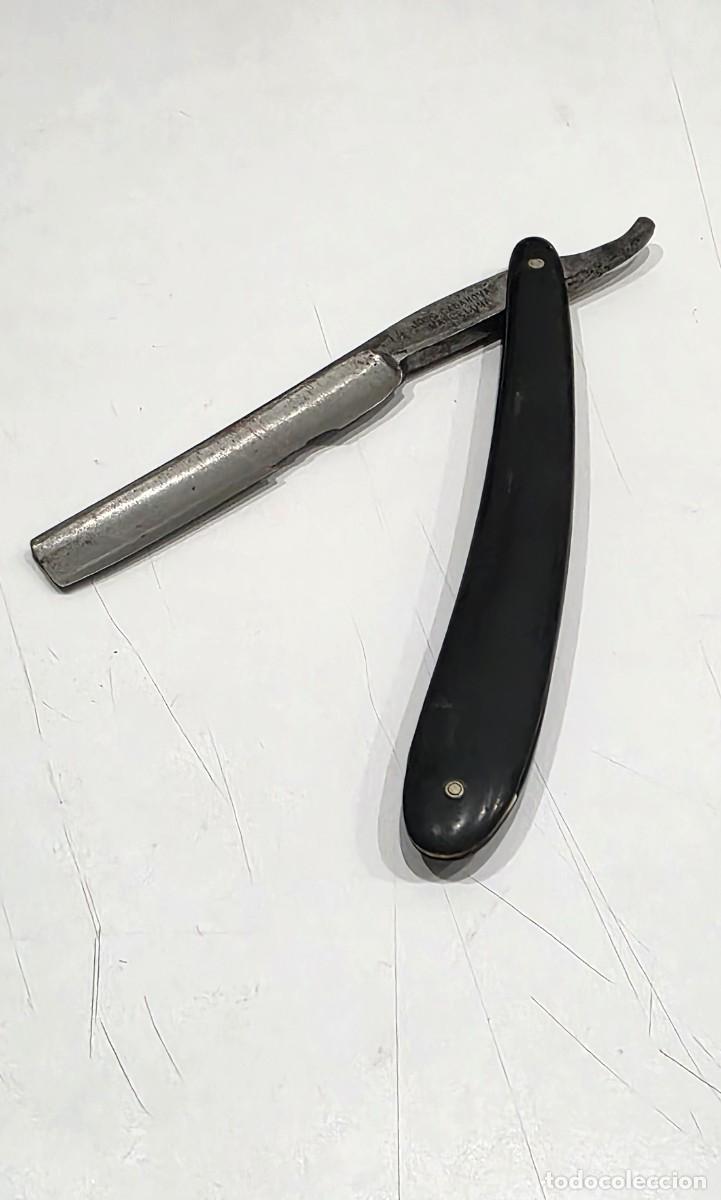 Antig&uuml;edades: Antigua navaja de barbero Jos&eacute; Casanovas n&ordm; 14, Barcelona. Con estuche