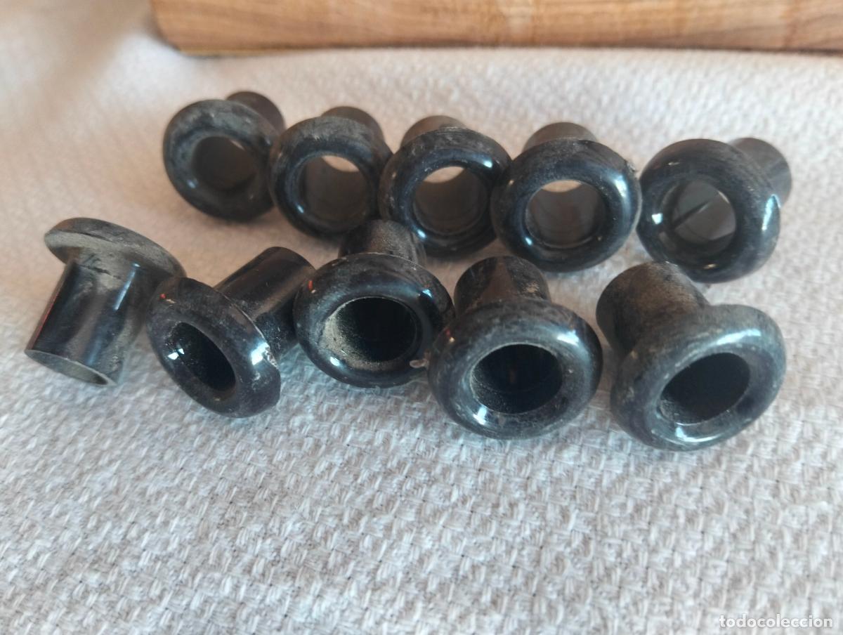Antiguidades: Lote 10u aislador pasa-cables color negro circular tubo pasacables pl&aacute;stico o baquelita antiguo