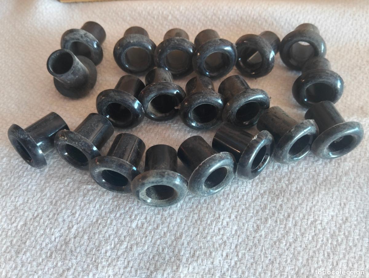 Antiguidades: Lote 20u aislador pasa-cables color negro circular tubo pasacables pl&aacute;stico o baquelita antiguo