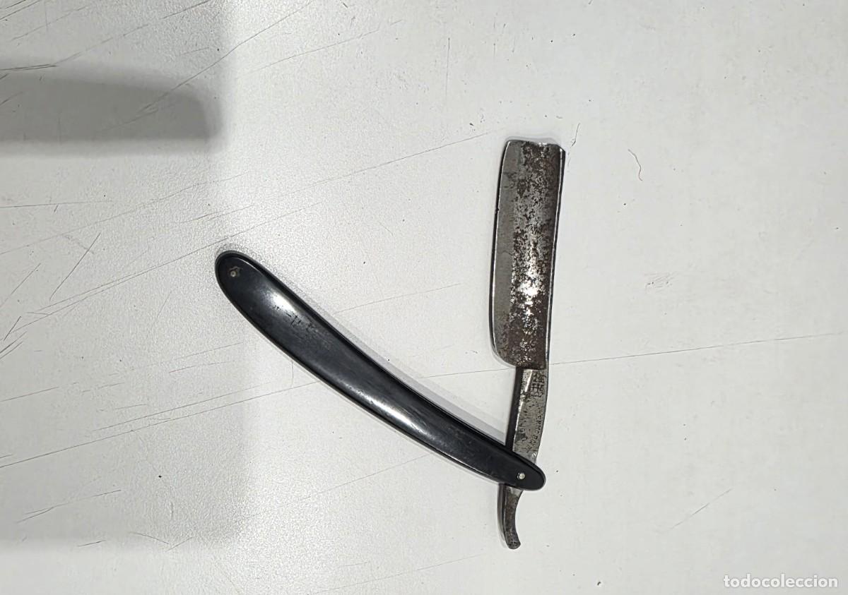 Antig&uuml;edades: Antigua navaja usada de barbero Guillermo Hoppe n&ordm; 14. Con estuche.