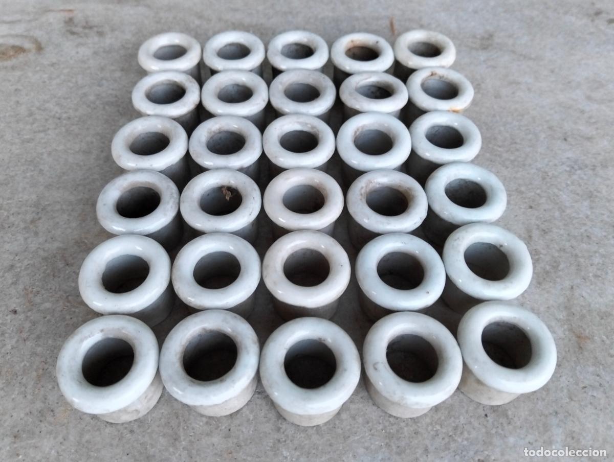 Antiguidades: Aislador pasa cables a cuadro agujeros material el&eacute;ctrico antiguo porcelana blanca 30 un. a&ntilde;os 20-30