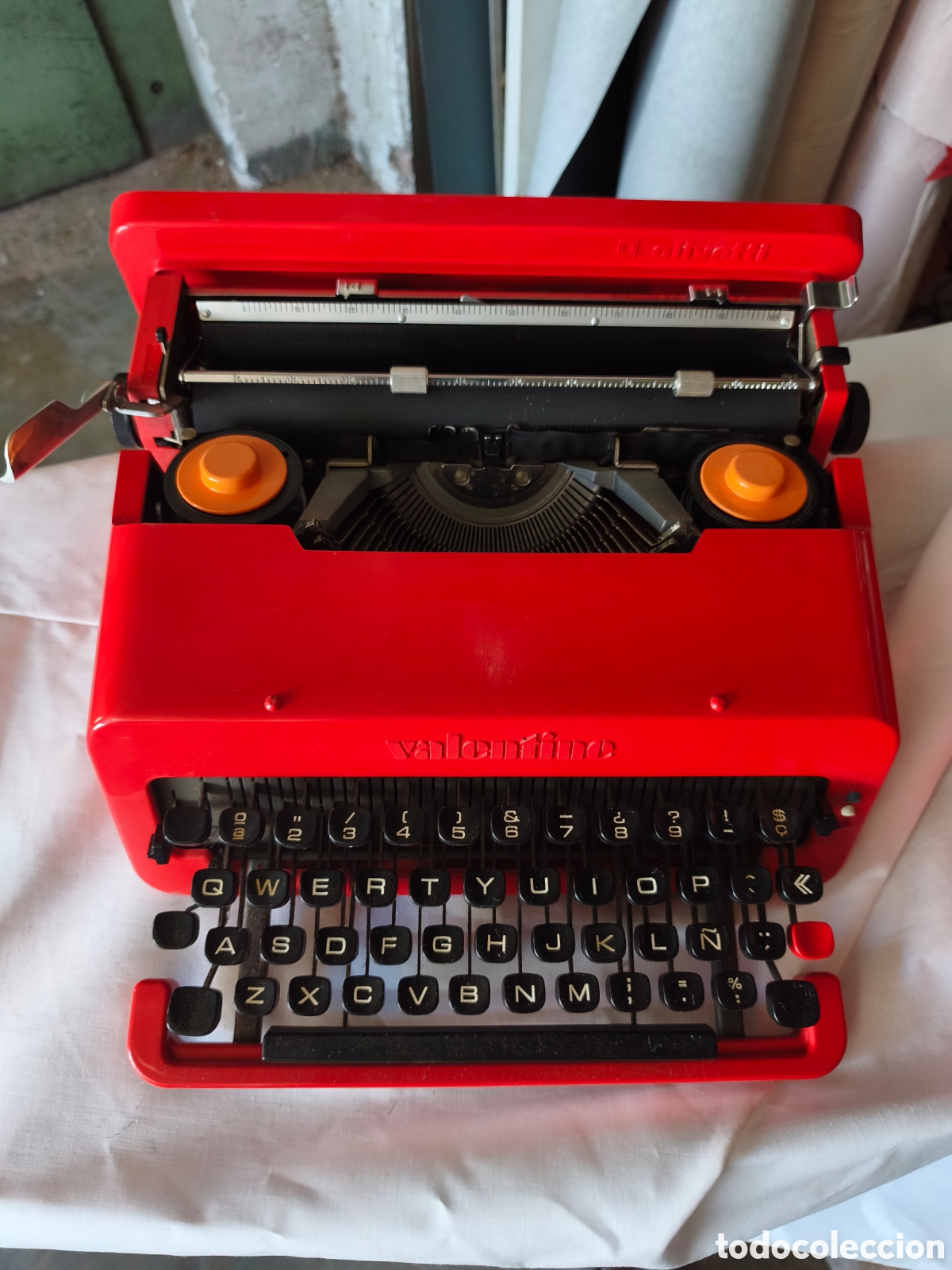 Antig&uuml;edades: Olivetti Valentine roja 1969 - Foto 1