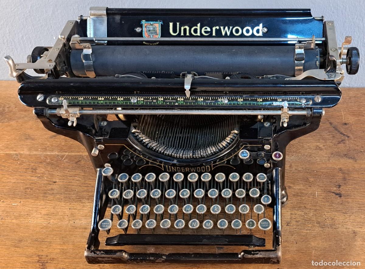 Antig&uuml;edades: M&aacute;quina de escribir Underwood Standard Typewriter, a&ntilde;os 20&ndash;30