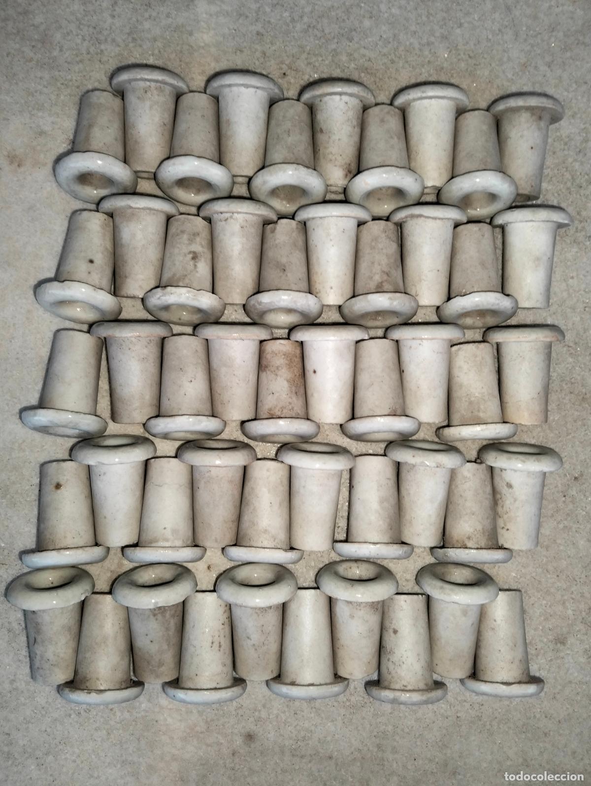 Antig&uuml;edades: Aislador pasa cables a cuadro agujeros material el&eacute;ctrico antiguo porcelana blanca 50 un. a&ntilde;os 20-30