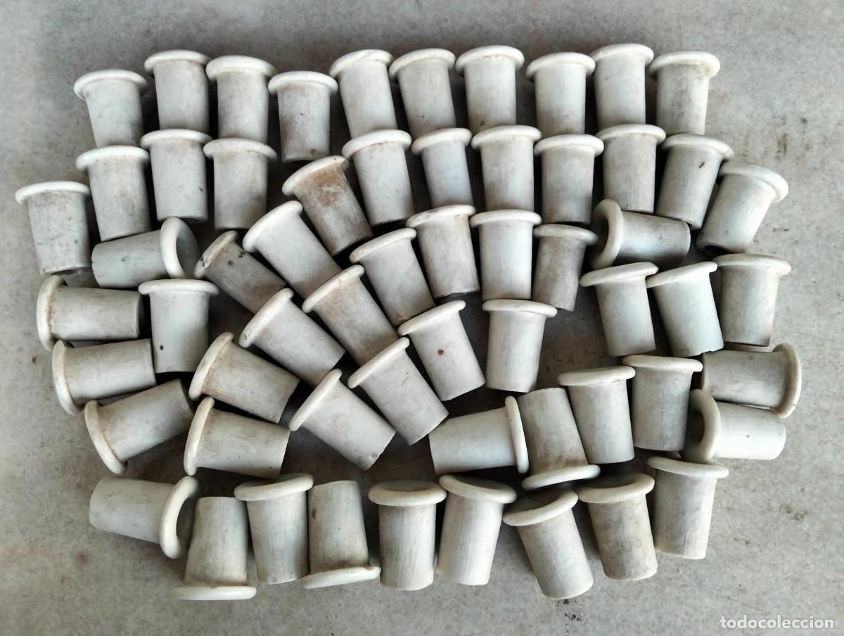 Antig&uuml;edades: Aislador pasa cables a cuadro agujeros material el&eacute;ctrico antiguo porcelana blanca 60 un. a&ntilde;os 20-30