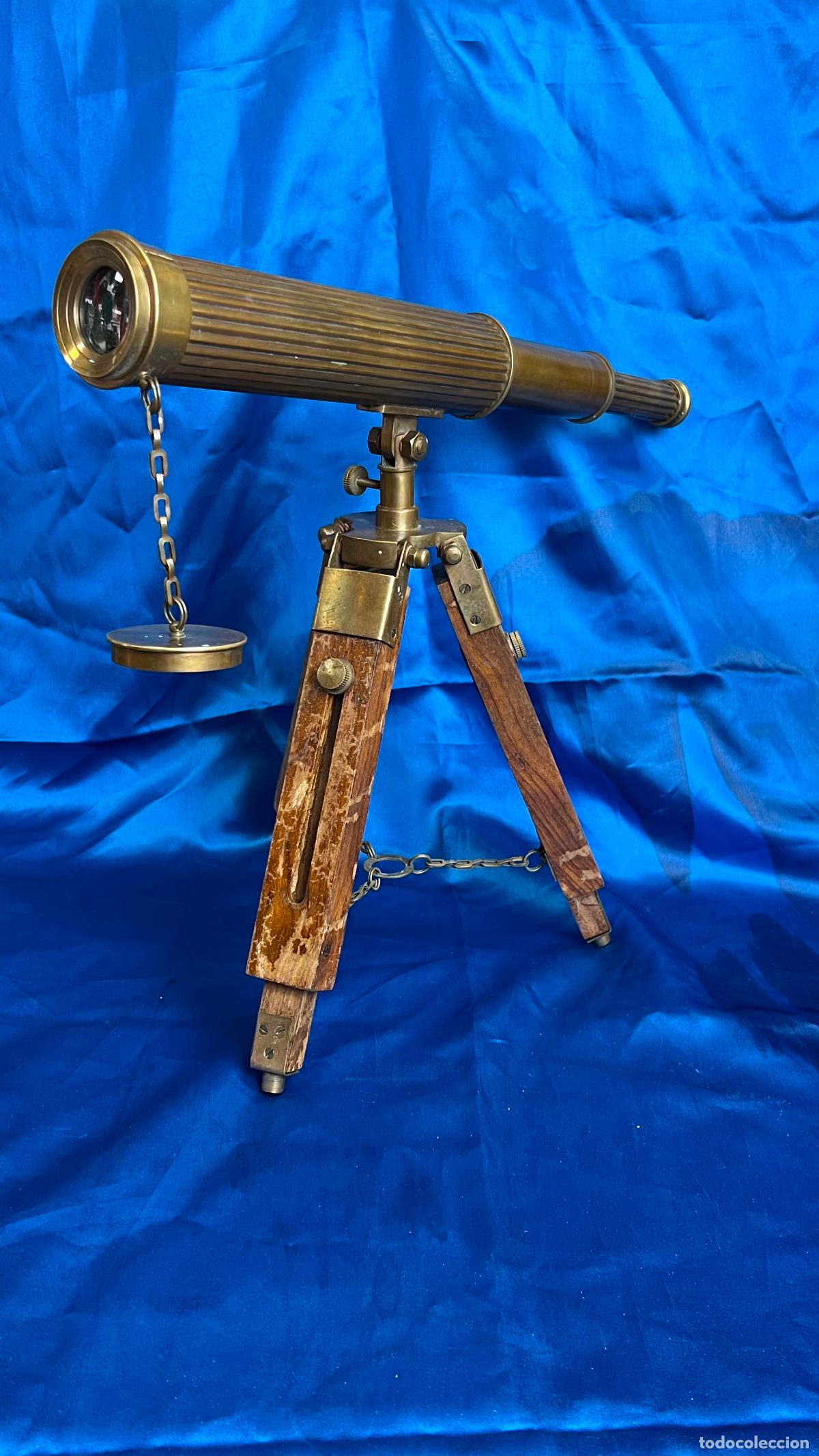 Antiques: catalejo n&aacute;utico de dise&ntilde;o antiguo fabricado en lat&oacute;n con tripode de madera