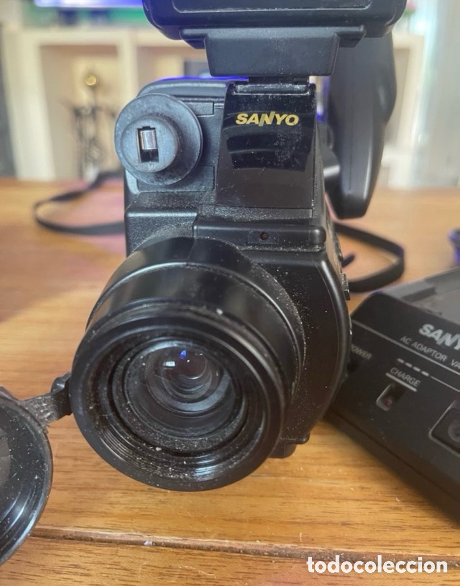 Antig&uuml;edades: Videoc&aacute;mara Sanyo Video8 Vintage + Accesorios - Foto 3