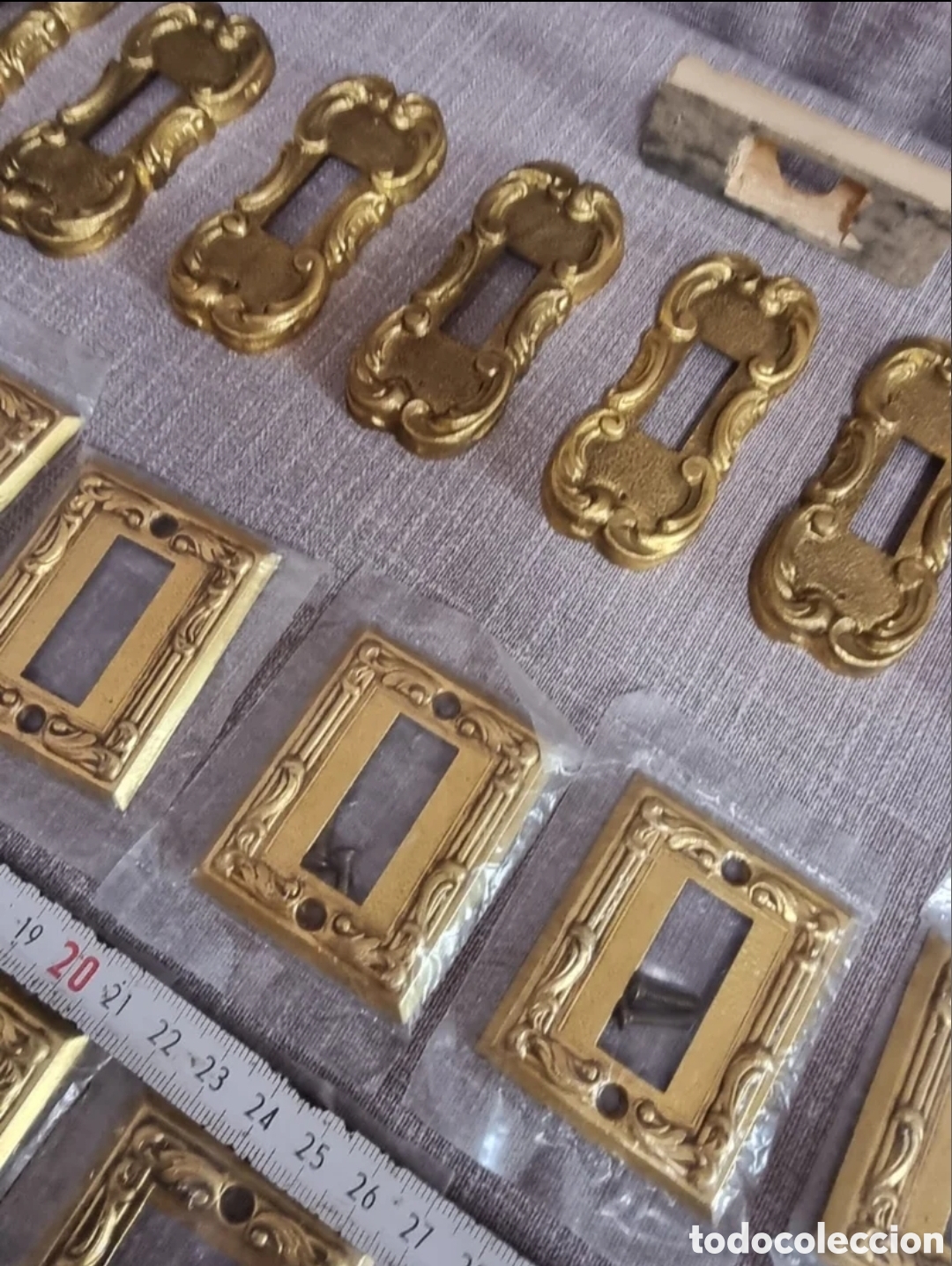 Antig&uuml;edades: Embellecedores para interruptores de bronce. - Foto 2