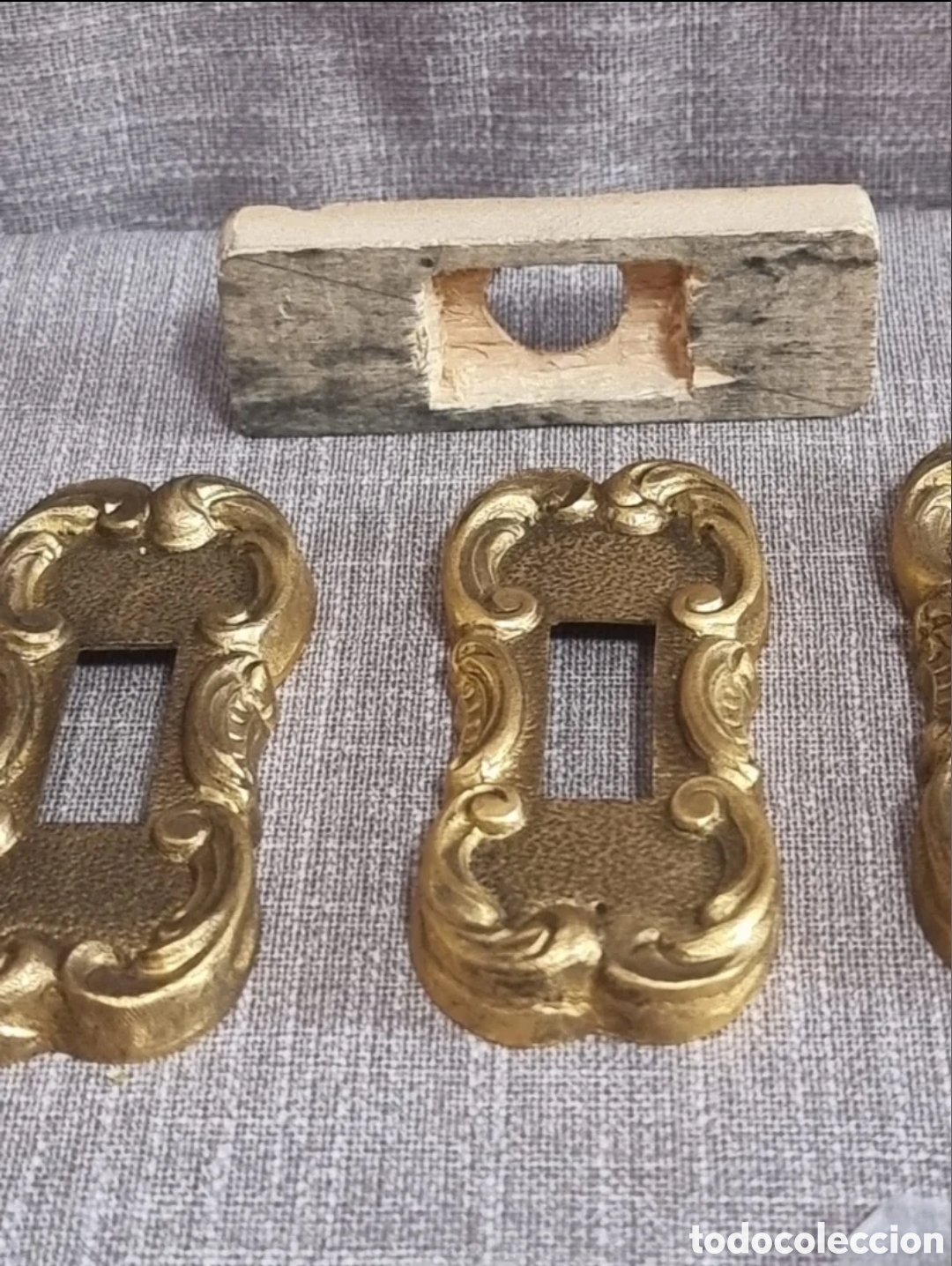 Antig&uuml;edades: Embellecedores para interruptores de bronce. - Foto 9