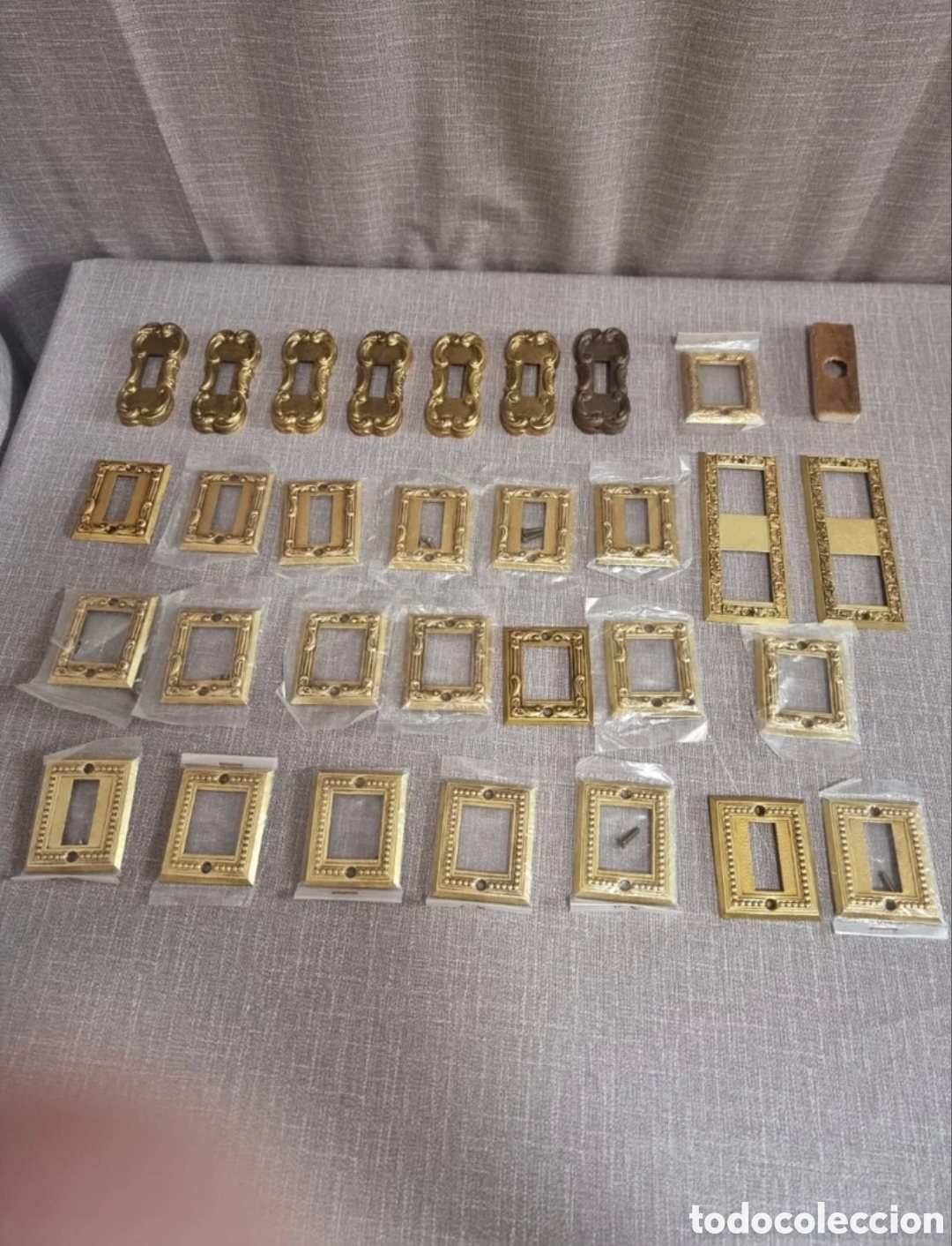 Antig&uuml;edades: Embellecedores para interruptores de bronce. - Foto 1