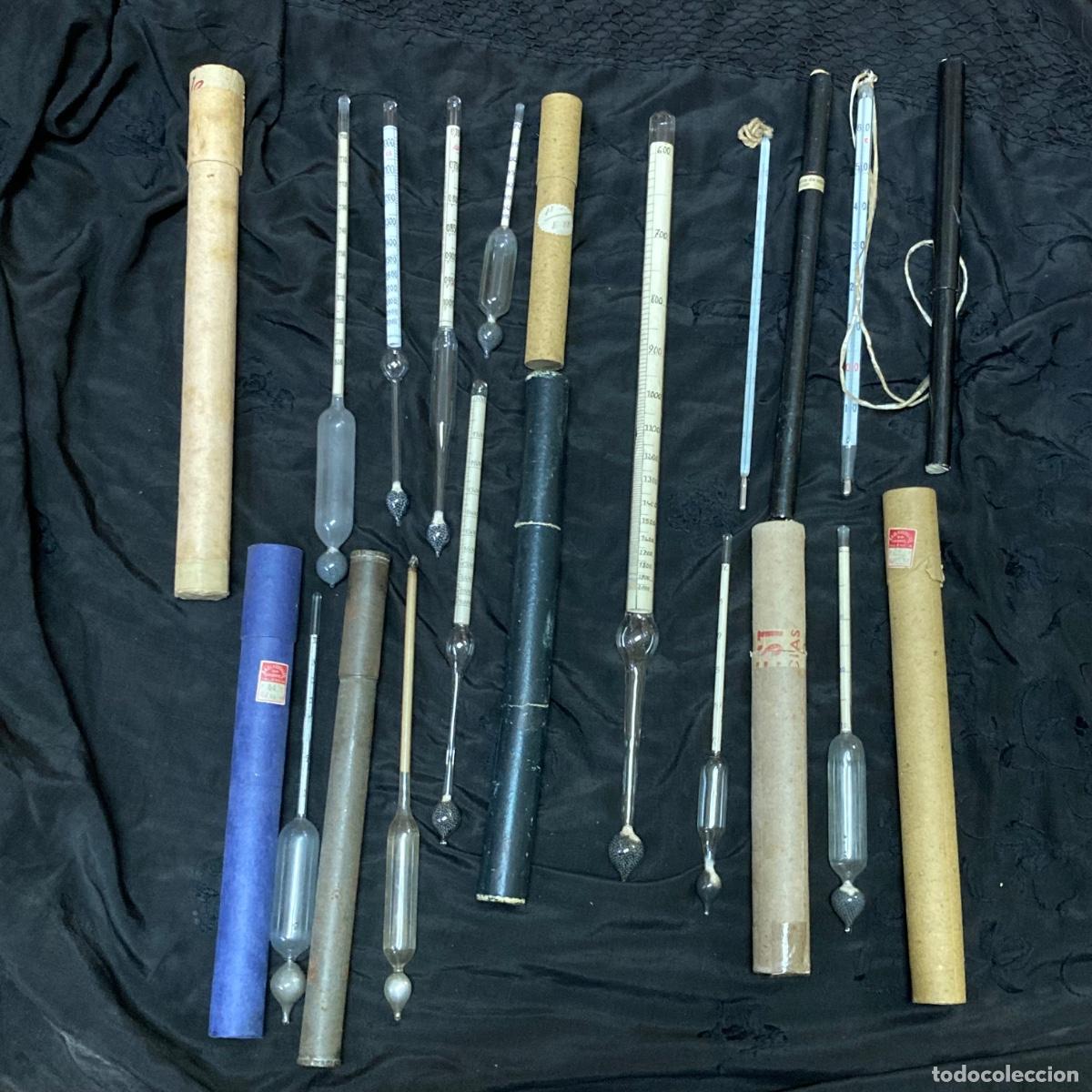 Antig&uuml;edades: Colecci&oacute;n de 12 antiguos term&oacute;metros, dens&iacute;metros y alcohol&iacute;metros de laboratorio