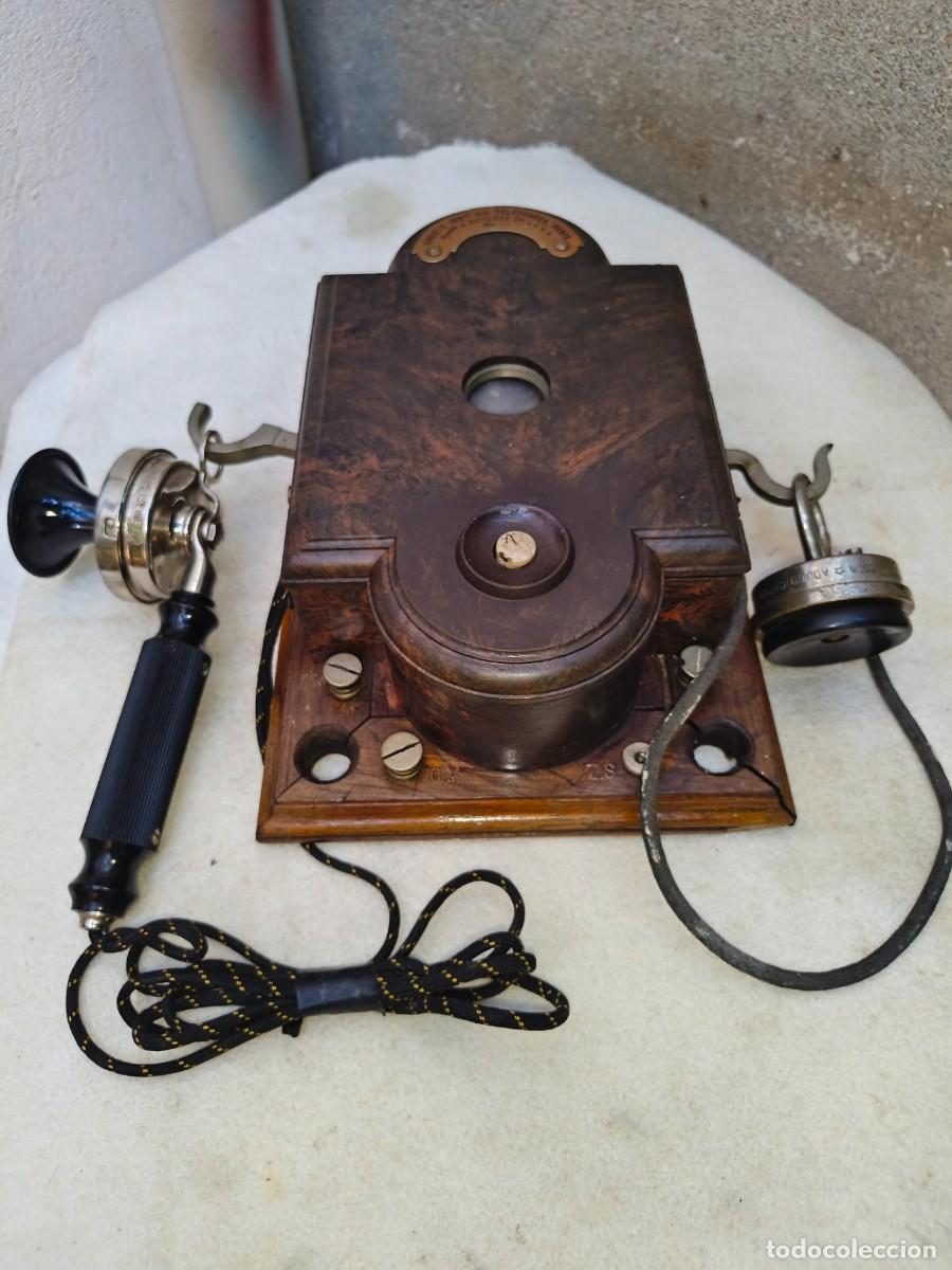 Telefone: Tel&eacute;fono franc&eacute;s, de finales del siglo XIX, Baquelita..