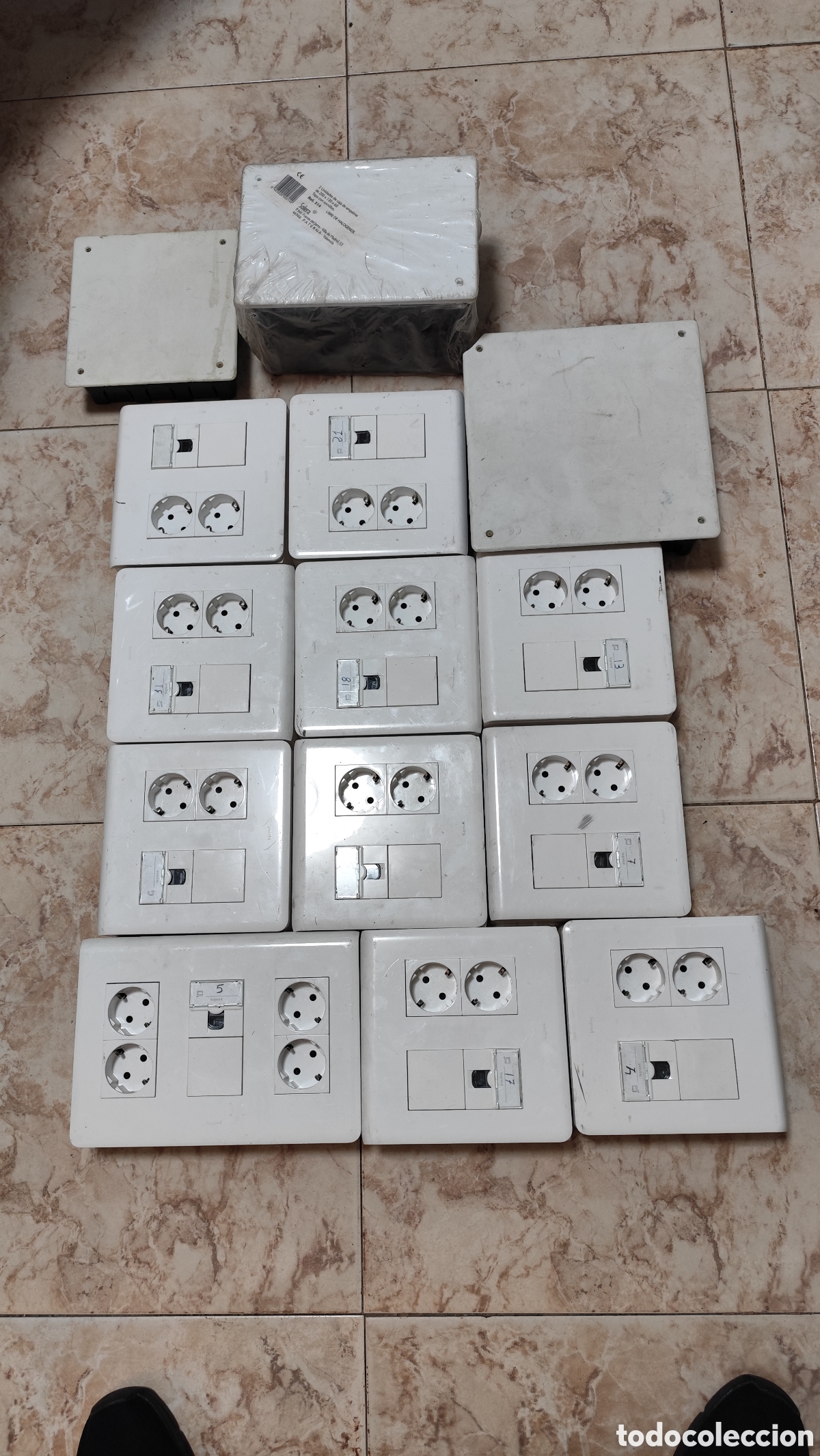 Antig&uuml;edades: Lote de material el&eacute;ctrico