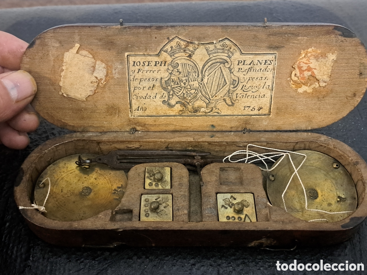 Antig&uuml;edades: Caja de pesas valenciana siglo xviii