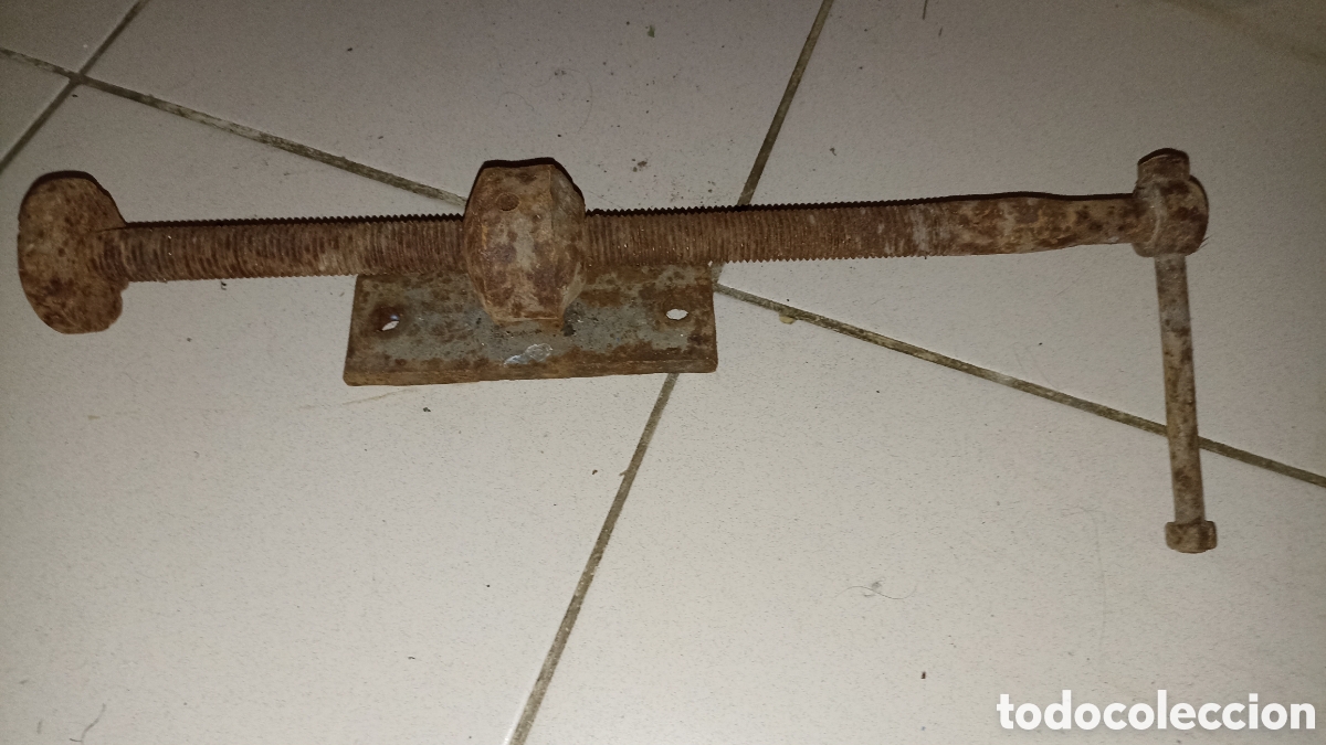 Antig&uuml;edades: Husillo de Prensa Antigua / Mecanismo de Rosca de Hierro