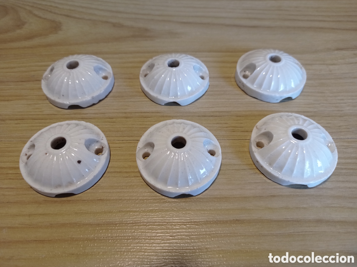 Antig&uuml;edades: Lote de 6 rosetas o embellecedores de porcelana blanca. Para instalacion electrica vista.