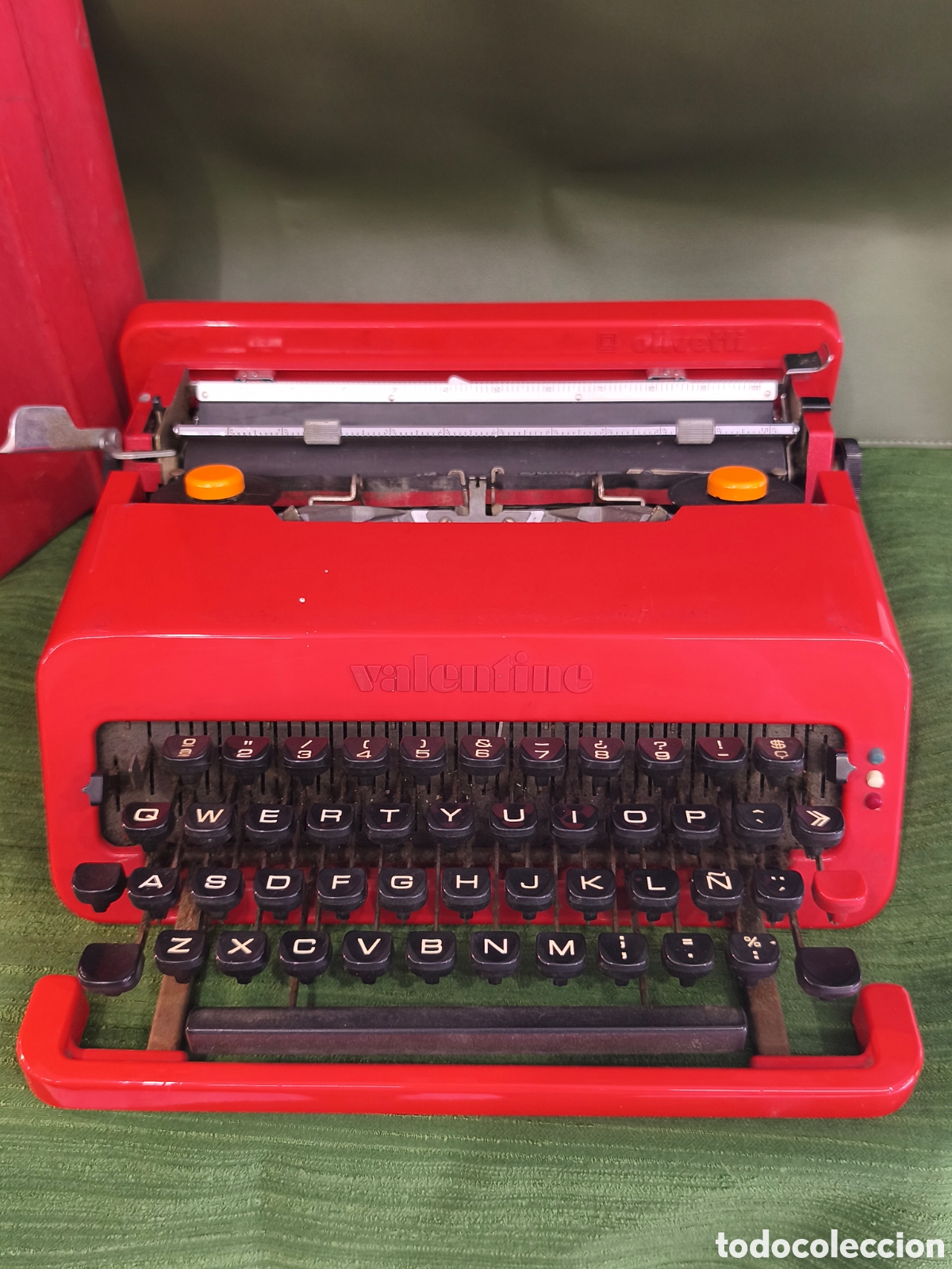 Antig&uuml;edades: M&aacute;quina escribir valentine olivetti olivetti rojo dise&ntilde;o industrial vintage retro