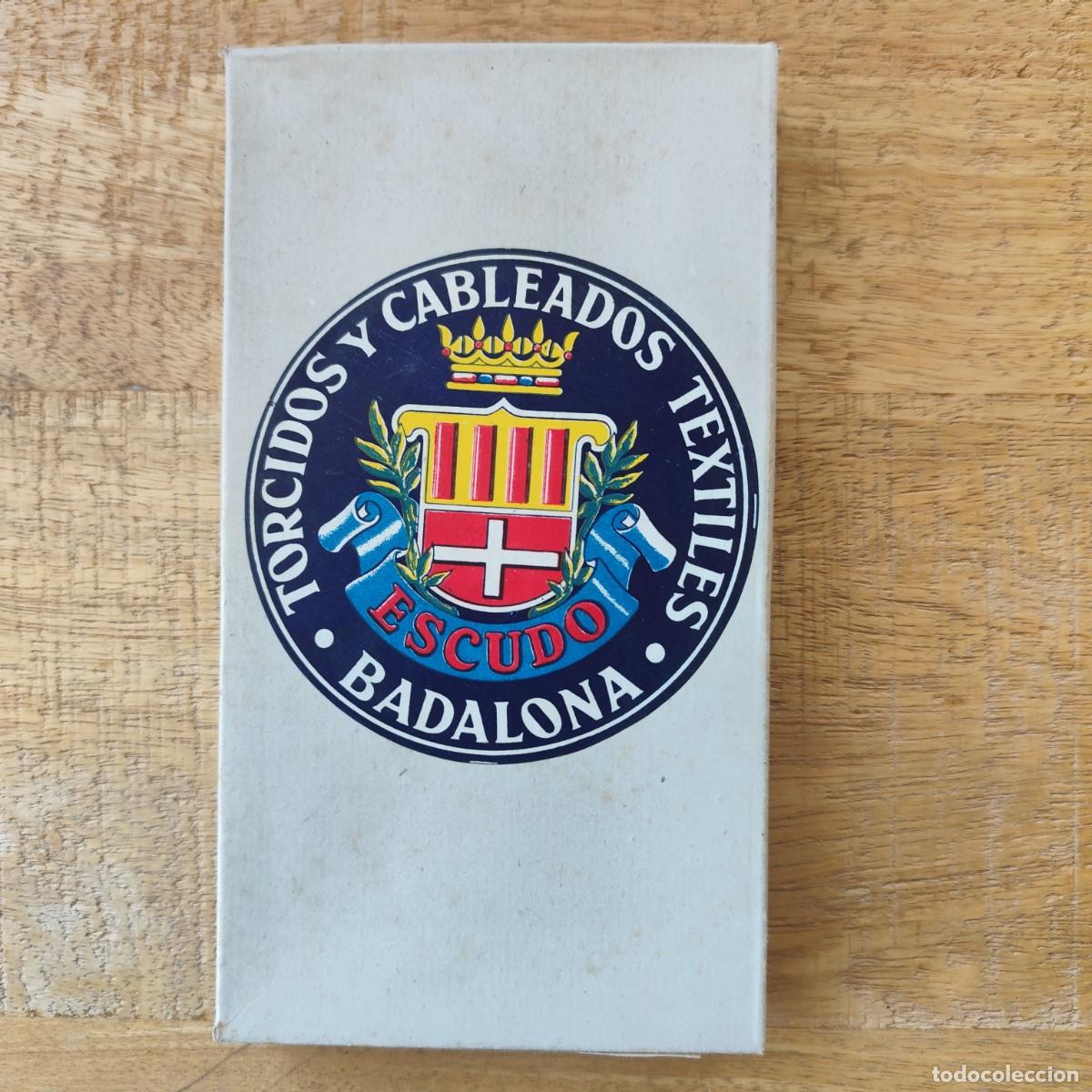 Antig&uuml;edades: CAJA COMPLETA CON 40 OVILLOS. TORCIDOS Y CABLEADOS TEXTILES, ESCUDO. BADALONA
