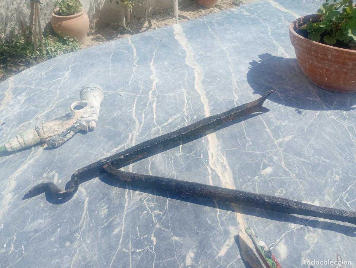 Antig&uuml;edades: Hierro de pozo forja antigua - Foto 1