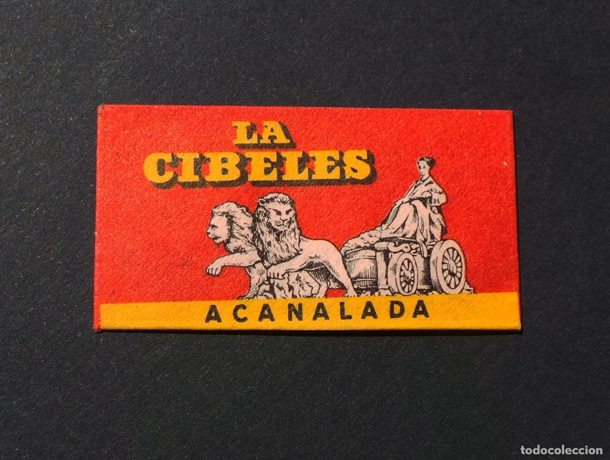 Antig&uuml;edades: CUCHILLA DE AFEITAR CIBELES, ACANALADA.