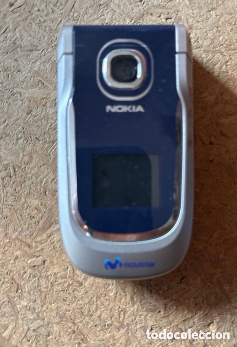 Tel&eacute;fonos: Tel&eacute;fono M&oacute;vil Nokia Flip Retro Gris