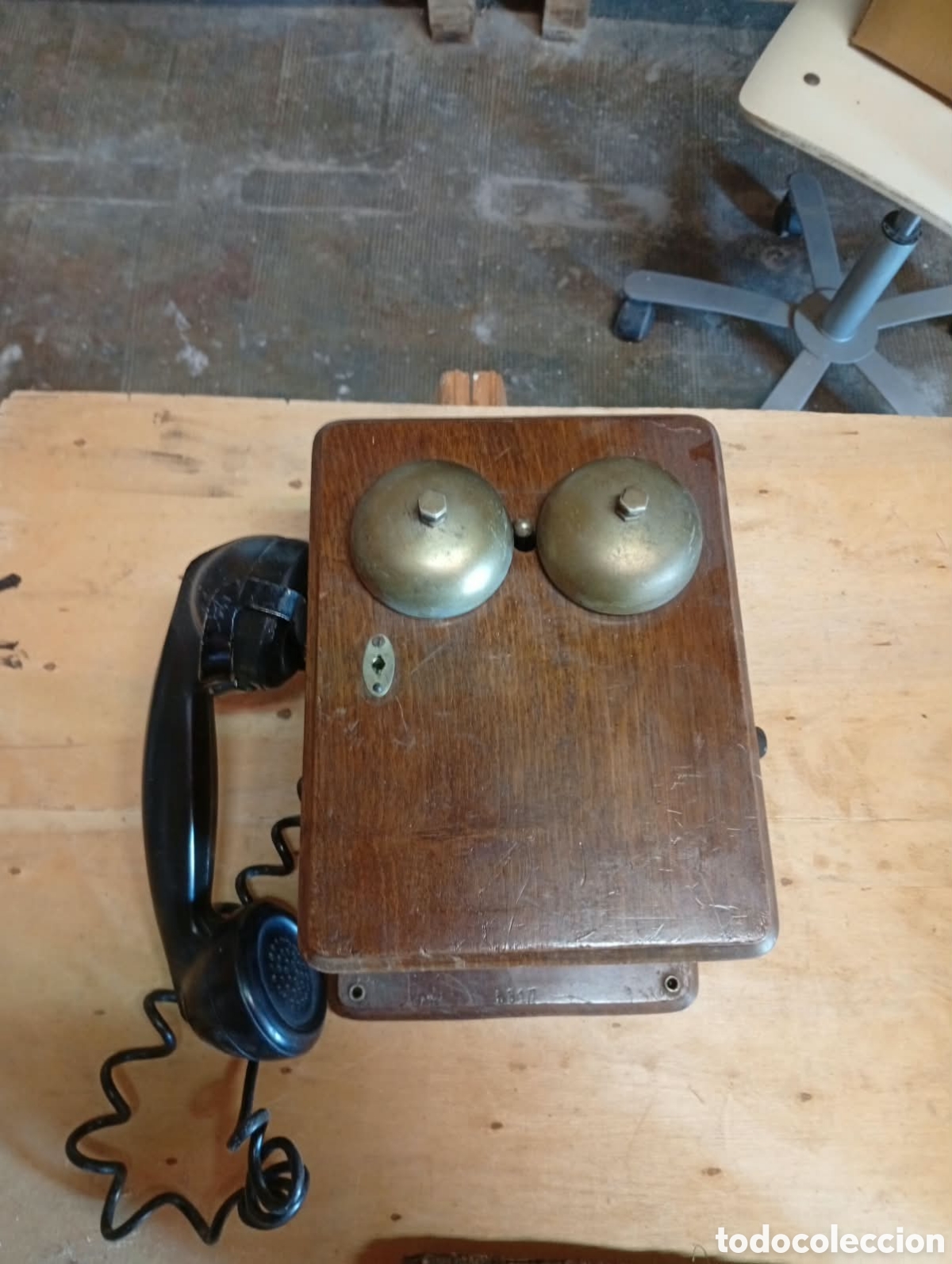 Tel&eacute;fonos: Telefono de pared antiguo