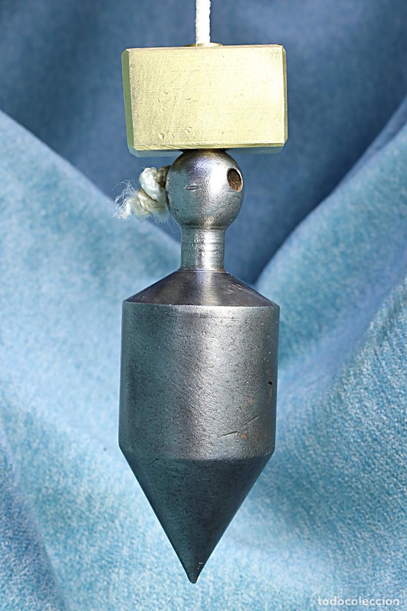 Antig&uuml;edades: Plomada de hierro. S.XIX. Con nuez actual. Iron plumb bob. 19th century