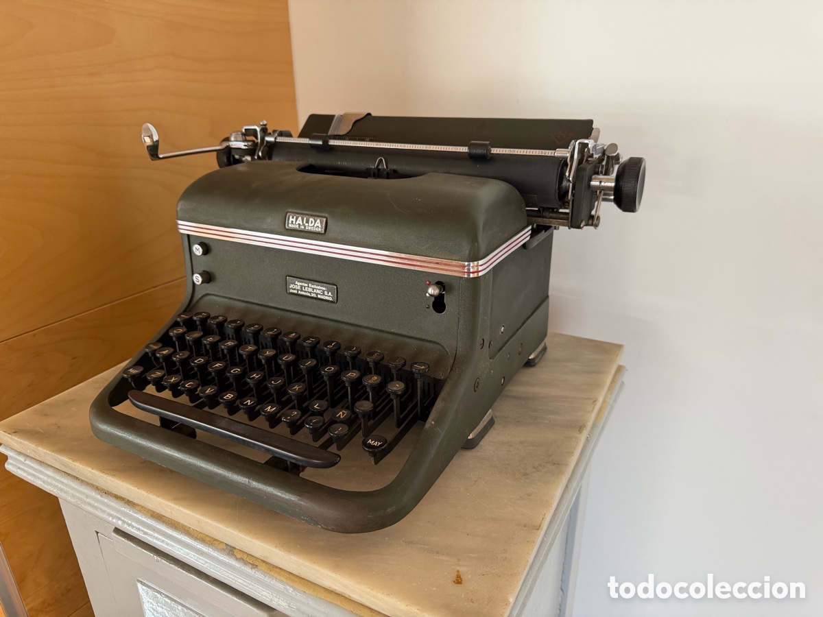 Antig&uuml;edades: M&aacute;quina de escribir antigua marca Halda