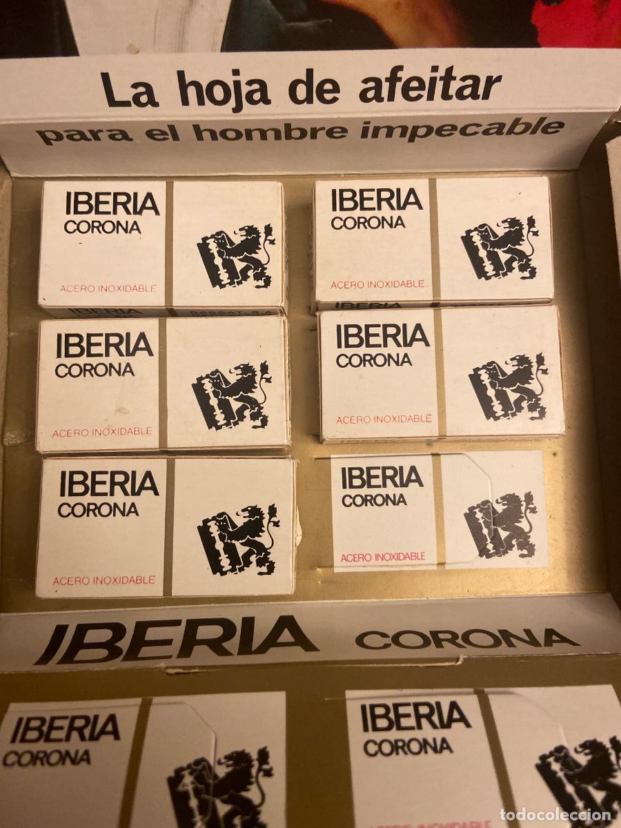 Antig&uuml;edades: Expositor antiguo Hojas de afeitar Iberia Corona - Foto 2