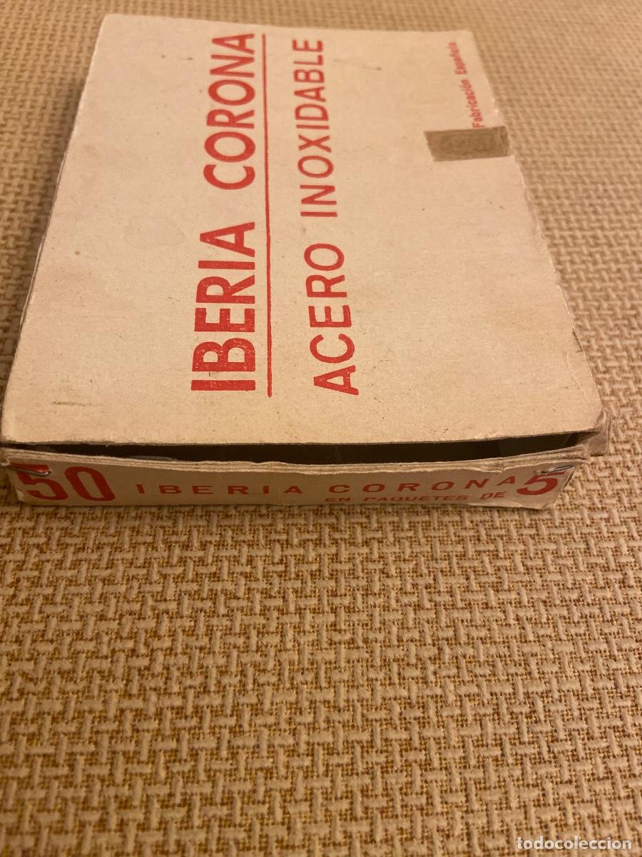 Antig&uuml;edades: Expositor antiguo Hojas de afeitar Iberia Corona - Foto 7