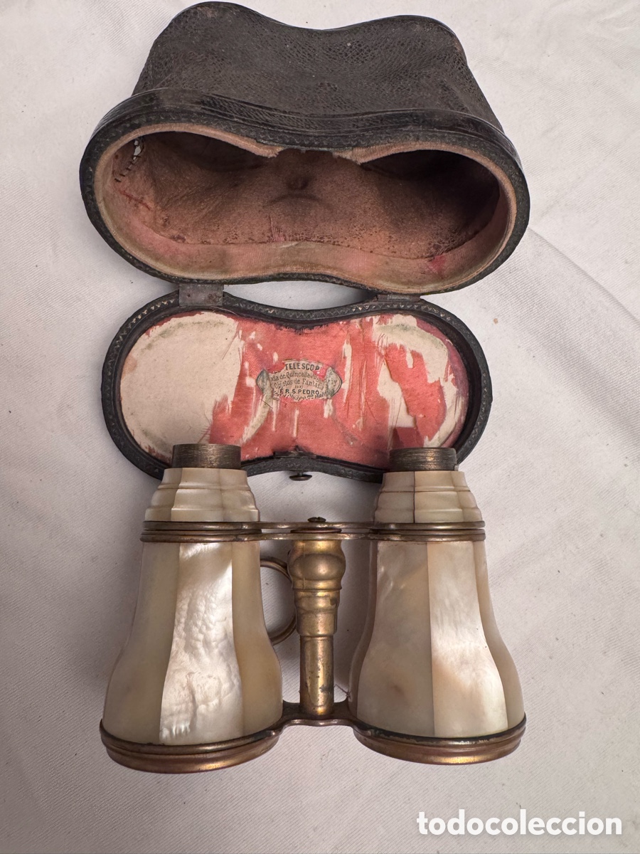 Antig&uuml;edades: Prism&aacute;ticos de &oacute;pera antiguos de n&aacute;car y lat&oacute;n, con funda original de La Habana (Cuba)