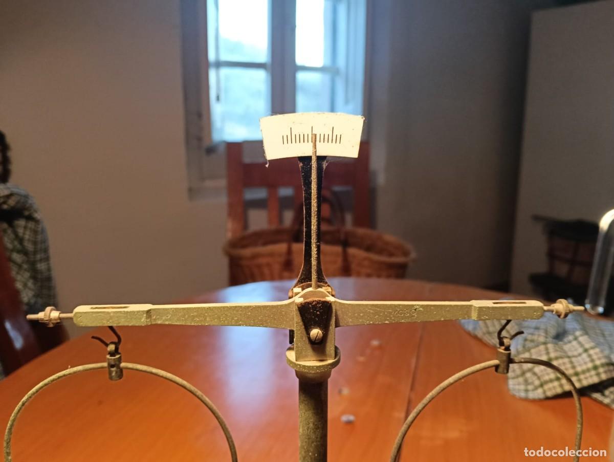 Antig&uuml;edades: Balanza de laboratorio escolar a&ntilde;os 70 - Foto 9