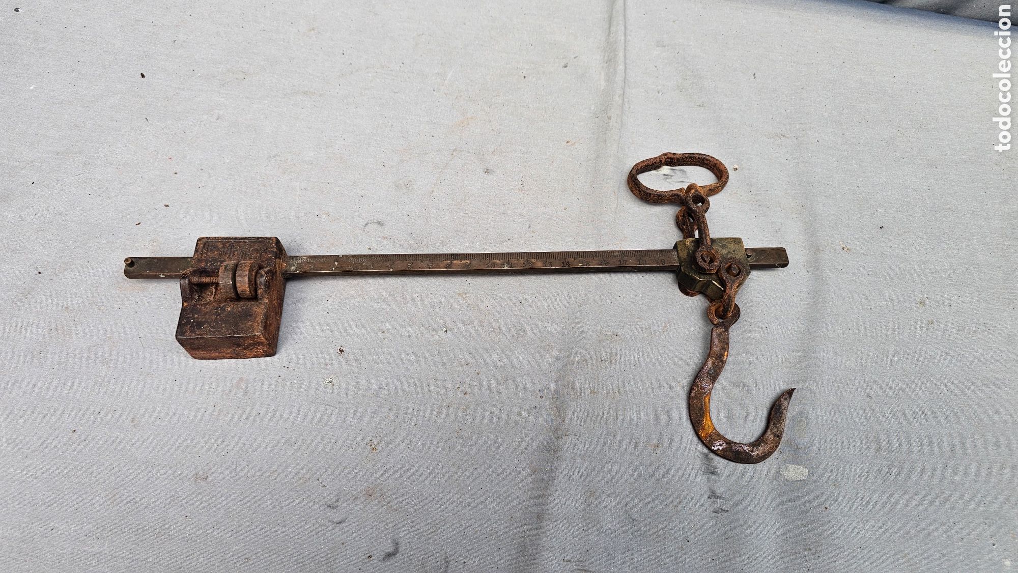 Antig&uuml;edades: Curiosa balanza romana - Foto 1