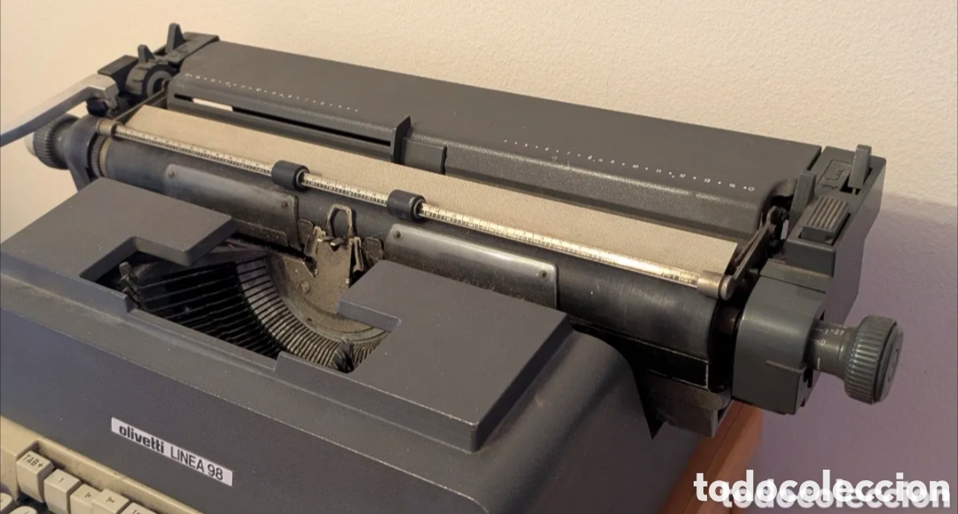 Antig&uuml;edades: M&aacute;quina de escribir Olivetti Linea 98 - Foto 4