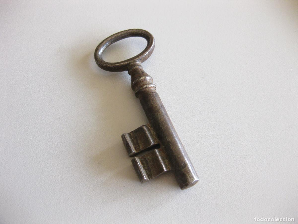 Antig&uuml;edades: ANTIGUO LLAVE DE HIERRO DE FORJA