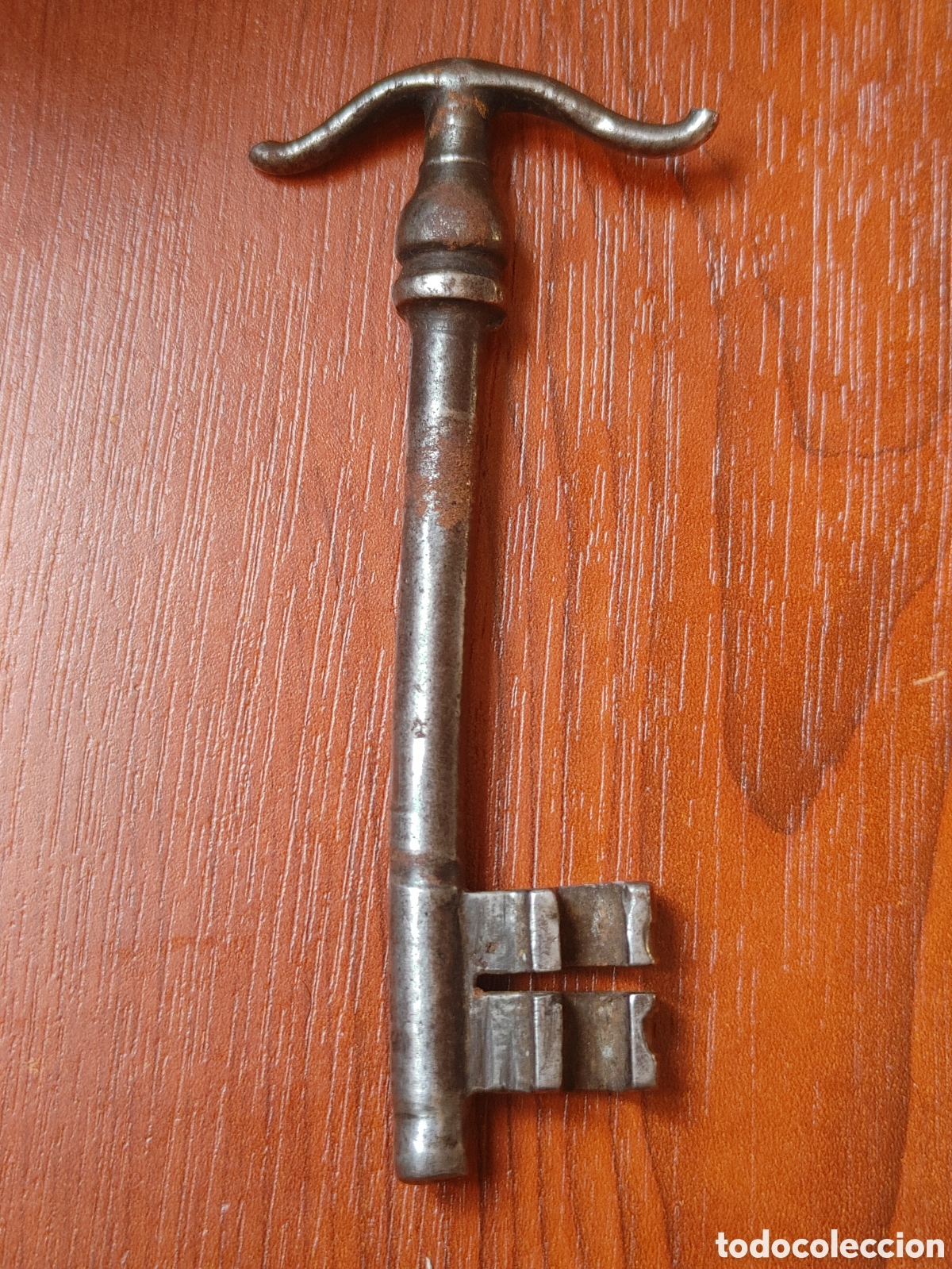 Antig&uuml;edades: Llave en hierro forjado. Siglo XIX. - Foto 4