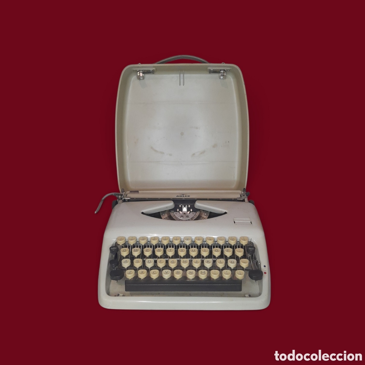 Antig&uuml;edades: Antigua m&aacute;quina de escribir ADLER.