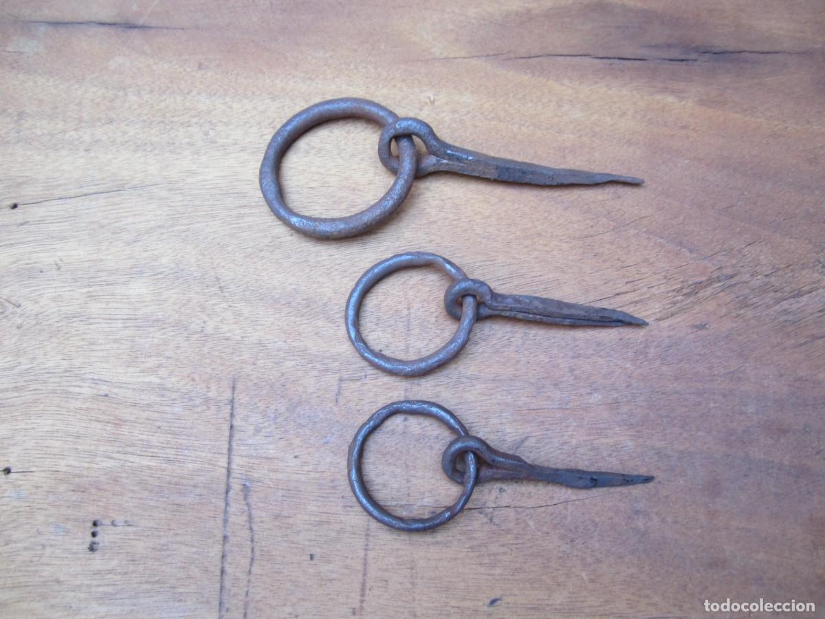 Antig&uuml;edades: Argollas antiguas hierro forjado, 3 piezas.