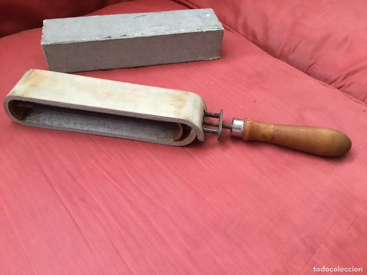 Antig&uuml;edades: ASENTADOR DE CUERO ANTIGUO - Foto 3