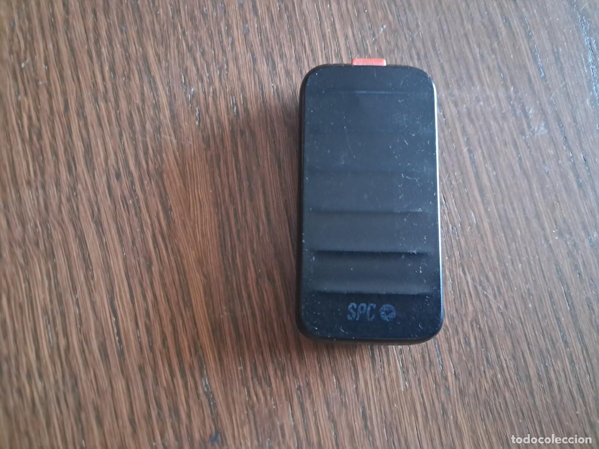 Tel&eacute;fonos: tel&eacute;fono m&oacute;vil antiguo SPC.