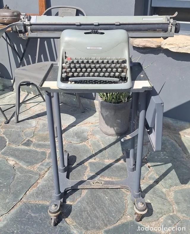Antig&uuml;edades: Hispano Olivetti Lexicon 80 ****Carro 67,00 cm ****